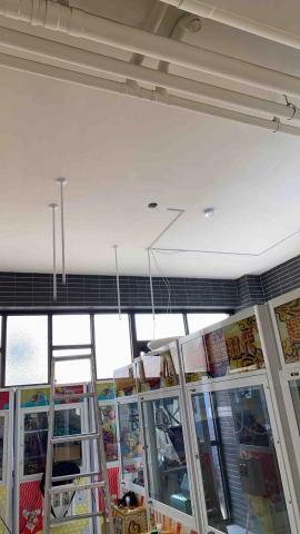 小隆水電 - 娃娃機店燈具線路新增與設置壓條