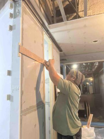 鍾采 - 夜間施工