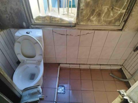 慈恩專業清潔 - 慈恩專業清潔

案場說明：苓雅區火災善後清潔

?服務地區：?高雄

✅服務項目：
1️⃣居家清潔（長期定點清潔）
2️⃣分租清潔
3️⃣退租清潔
4️⃣交屋清潔
5️⃣空屋清潔
6️⃣重點區域清潔（如：廚房 浴室 臥室）
7️⃣大樓清洗水塔以及公寓清洗水塔
8️⃣水塔清洗
9️⃣浴室洗除垢清洗
?廚房油汙清洗
1️⃣1️⃣水冷空调水塔清潔
1️⃣2️⃣5~15灑水車出租、工程用水、
園藝澆花、道路清洗、抑制揚塵、自來水運送
1️⃣3️⃣消毒除蟲
1️⃣4️⃣清運清潔
1️⃣5️⃣ 窗型及分離式冷氣清洗
