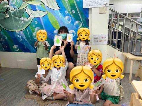 Ming  - 幼兒園主題教學：葉子拓印