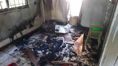 慈恩專業清潔 - 慈恩專業清潔

案場說明：苓雅區火災善後清潔

?服務地區：?高雄

✅服務項目：
1️⃣居家清潔（長期定點清潔）
2️⃣分租清潔
3️⃣退租清潔
4️⃣交屋清潔
5️⃣空屋清潔
6️⃣重點區域清潔（如：廚房 浴室 臥室）
7️⃣大樓清洗水塔以及公寓清洗水塔
8️⃣水塔清洗
9️⃣浴室洗除垢清洗
?廚房油汙清洗
1️⃣1️⃣水冷空调水塔清潔
1️⃣2️⃣5~15灑水車出租、工程用水、
園藝澆花、道路清洗、抑制揚塵、自來水運送
1️⃣3️⃣消毒除蟲
1️⃣4️⃣清運清潔
1️⃣5️⃣ 窗型及分離式冷氣清洗
