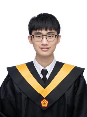 顏暐哲 - 臺大心理學系畢業照
