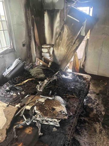 慈恩專業清潔 - 慈恩專業清潔

案場說明：苓雅區火災善後清潔

?服務地區：?高雄

✅服務項目：
1️⃣居家清潔（長期定點清潔）
2️⃣分租清潔
3️⃣退租清潔
4️⃣交屋清潔
5️⃣空屋清潔
6️⃣重點區域清潔（如：廚房 浴室 臥室）
7️⃣大樓清洗水塔以及公寓清洗水塔
8️⃣水塔清洗
9️⃣浴室洗除垢清洗
?廚房油汙清洗
1️⃣1️⃣水冷空调水塔清潔
1️⃣2️⃣5~15灑水車出租、工程用水、
園藝澆花、道路清洗、抑制揚塵、自來水運送
1️⃣3️⃣消毒除蟲
1️⃣4️⃣清運清潔
1️⃣5️⃣ 窗型及分離式冷氣清洗
