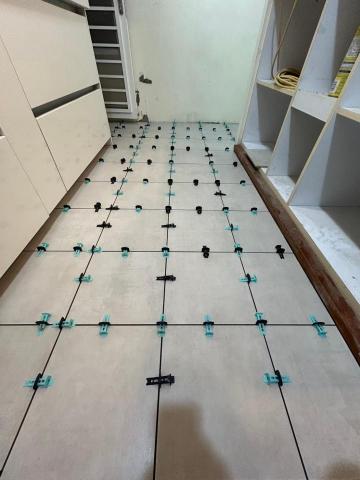 坤龍企業社 - 廚房地磚黏貼施作