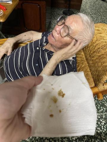 范意欣 - 銀髮族長年耳屎堵塞