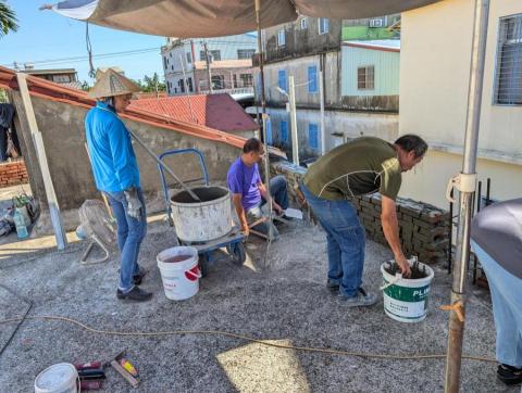 蓁興清潔企業社 - 頂樓女兒牆施工