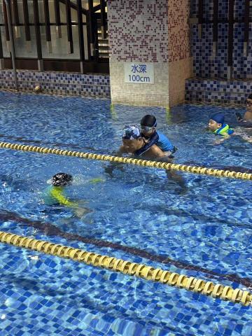 水上安全救生游泳移動教練 施紹雄 麥克叔叔 -  水上安全救生游泳移動教練 施紹雄 麥克叔叔 -