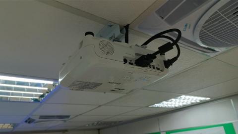 映奇系統科技股份有限公司 - 投影機安裝佈線
