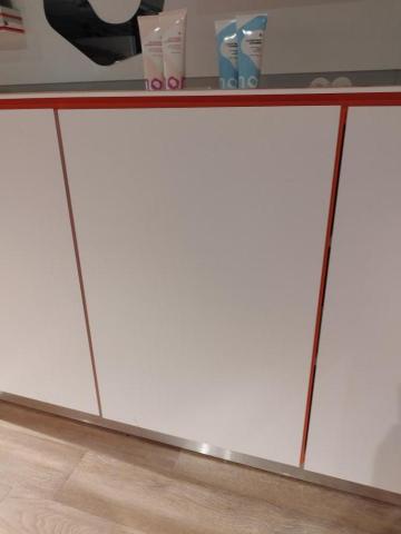 周昆興 - 櫃門鉸鏈修繕（後）