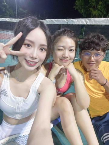 張政輝Jack Chang - Tennis Coach🎾 - 夜晚涼爽的天氣就是要來網球場找教練報到
