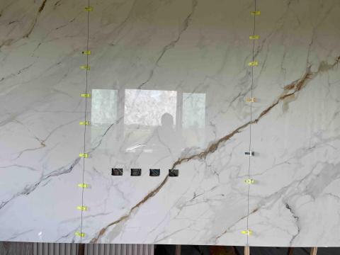 云品磁磚工藝 - 大板磁磚電視牆安裝