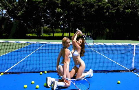 張政輝Jack Chang - Tennis Coach🎾 - 學生們說平常打球練的一身好體態當然要趁夏天拍個比基尼寫真XD