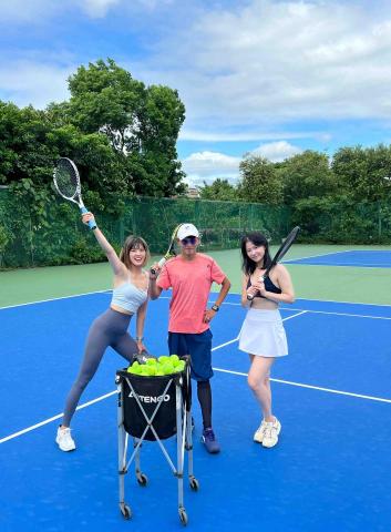 張政輝Jack Chang - Tennis Coach🎾 - 小姊姊們也來精進網球技巧