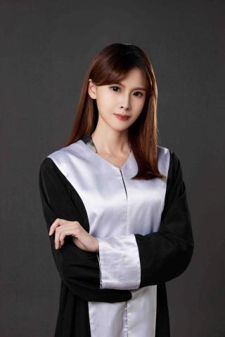 蔡淑湄律師（律群國際法律事務所） - 蔡律師