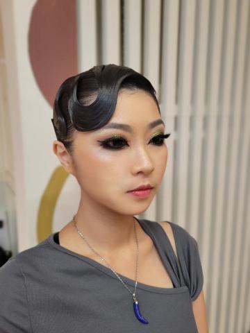 黃姳瑄（帽帽彩妝造型） - 國標妝髮造型