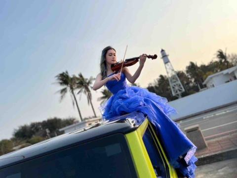 鮑品馨 - 小提琴演奏