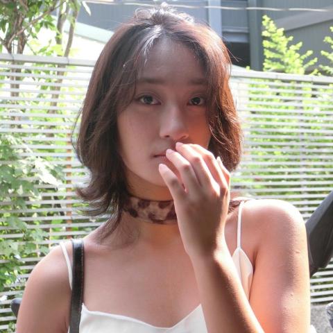 提供model模特服務的專家か?