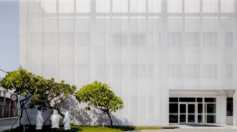 大造設計有限公司 - 純淨－若隱若現，隨陽光角度變化的薄紗立面－招待國外貴賓的企業總部立面設計．