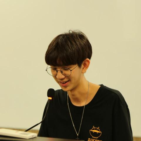 提供lol戰棋服務的專家Oscar Huang