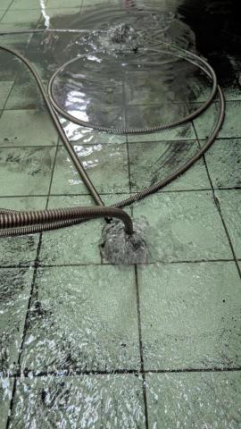 屏東包通信立衛生服務行 - 浴室排水管疏通