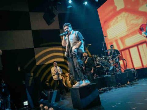 鄭楷 - 在台北流行音樂中心表演