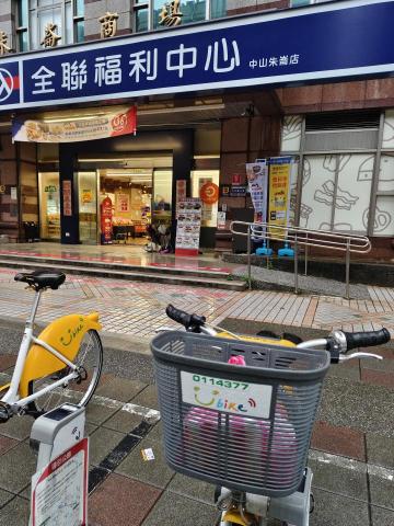 陳福正 - 台北中山區中崙全聯騎樓清潔