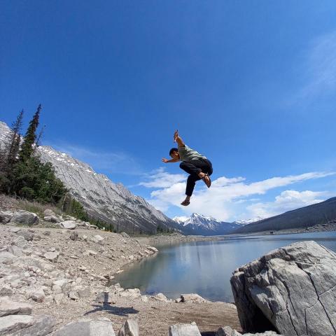 Move With E - 跳！
Jump