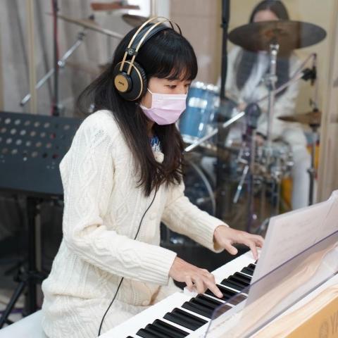 提供仁武音樂教室服務的專家Gloria