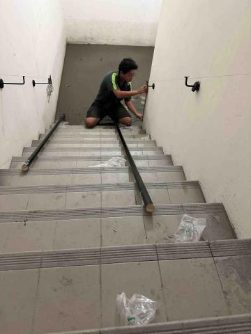 徐志瑋 - 大樓扶手安裝