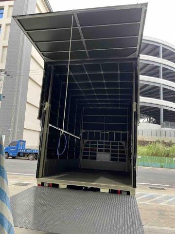 周宜弘個人小貨車貨運行 - 升降車棚