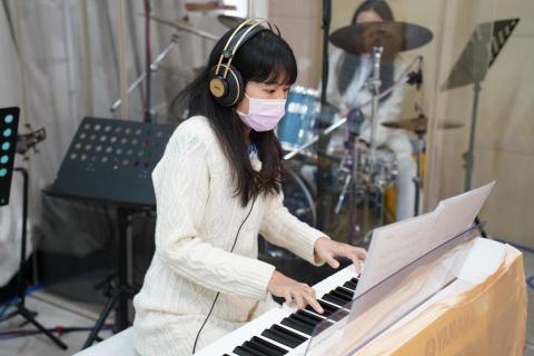 Gloria - 送舊迎新司琴中