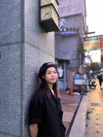 提供行動式教學服務的專家Iris