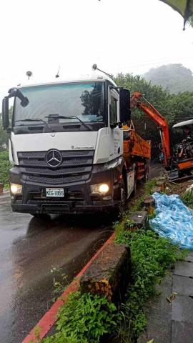 倫心實業有限公司 - 營建廢棄物裝車