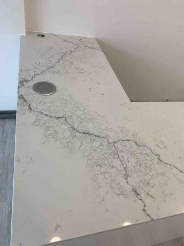 美庭廚具股份有限公司 - 石英石檯面，升降式插座