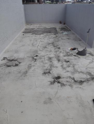 邑光防水隔熱工程 - 高雄三民區民宅施工案例（施工前地面破損照片）