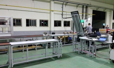 蘇秋城 - 環狀流線之可掀式通道