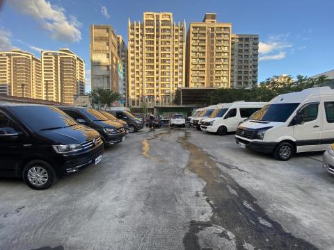 瓜瓜國際旅遊包車/機場接送 - 