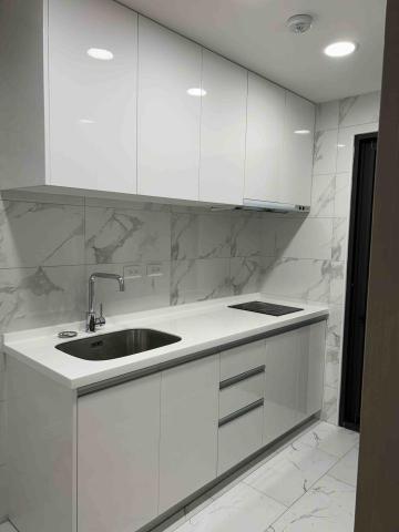 美庭廚具股份有限公司 - 人造石檯面，結晶剛烤門板，崁G型把手