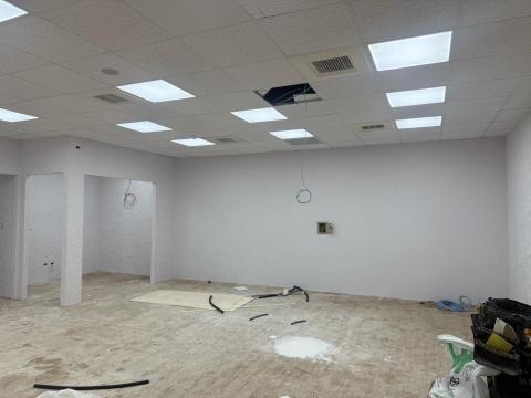 築孟工程 | 壁紙‧窗簾‧塑膠地磚‧SPC卡扣地板 - 