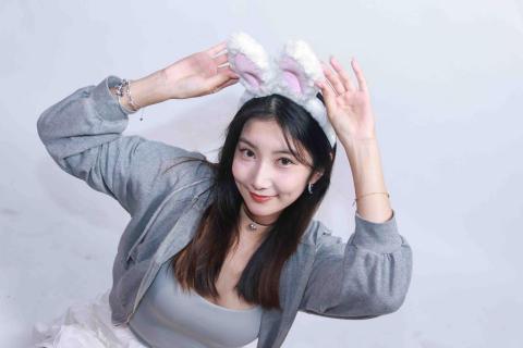 Ethan Luo - 棚內人像