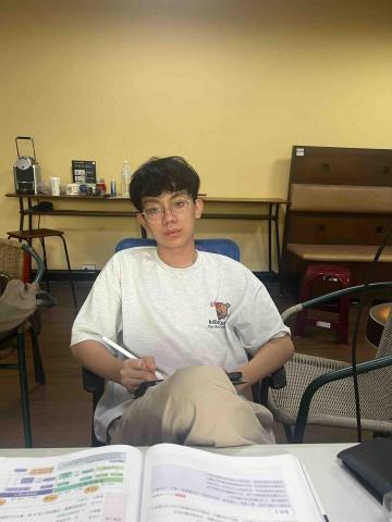 提供112數學b服務的專家劉育瑋