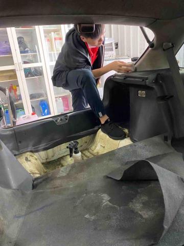 潔亮車體美學 - 內裝深層清潔