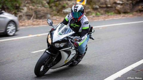 提供轎車服務的專家安心點到點