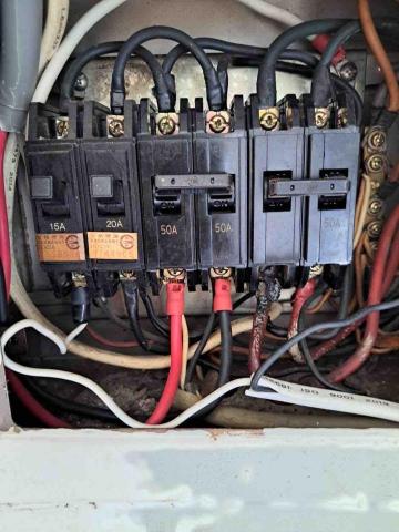 林信 - 電路維修