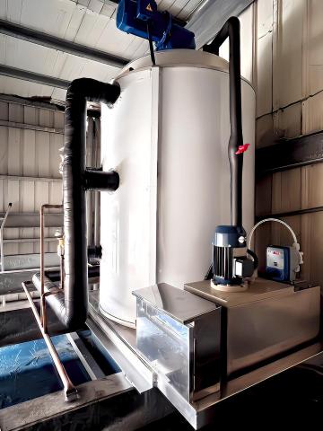 上展製冰機有限公司 - 食品廠安裝F-50鱗片冰機 上展製冰機有限公司 - 食品廠安裝F-50鱗片冰機