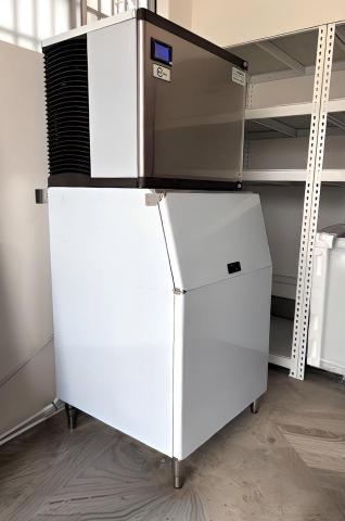 上展製冰機有限公司 - 公司行號安裝ICE-700磅製冰機 上展製冰機有限公司 - 公司行號安裝ICE-700磅製冰機