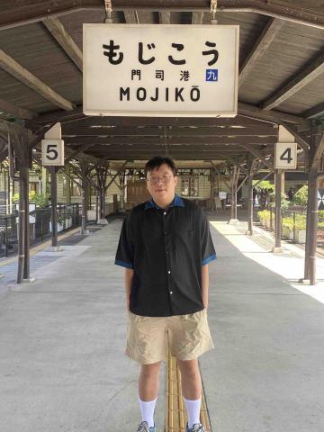 提供高中化學服務的專家朱柏翰