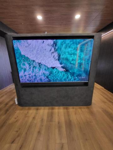 葉先生（廷衍音響重機生活館） - 崁入式電視壁掛安裝