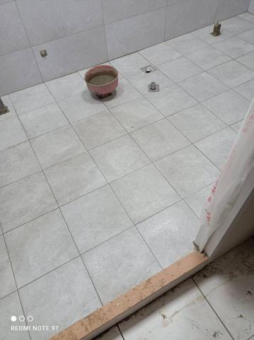 顏武興 - 浴室地磚完工