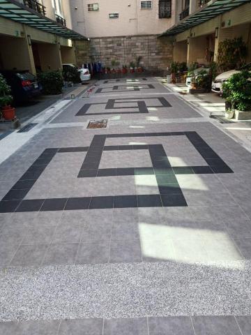 顏武興 - 車道磁磚搞定了.....收摳摳了